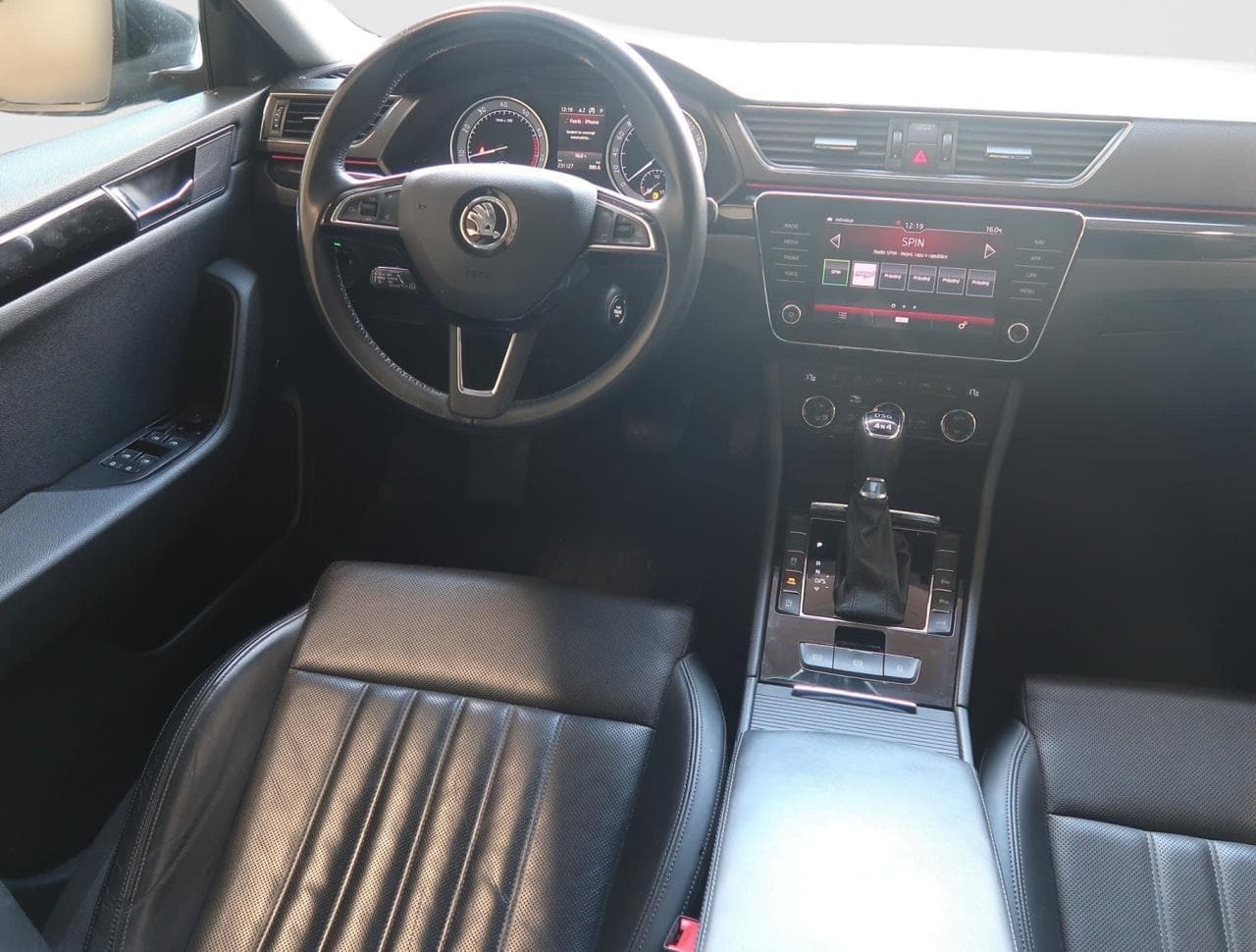 2018 Škoda SUPERB - 9