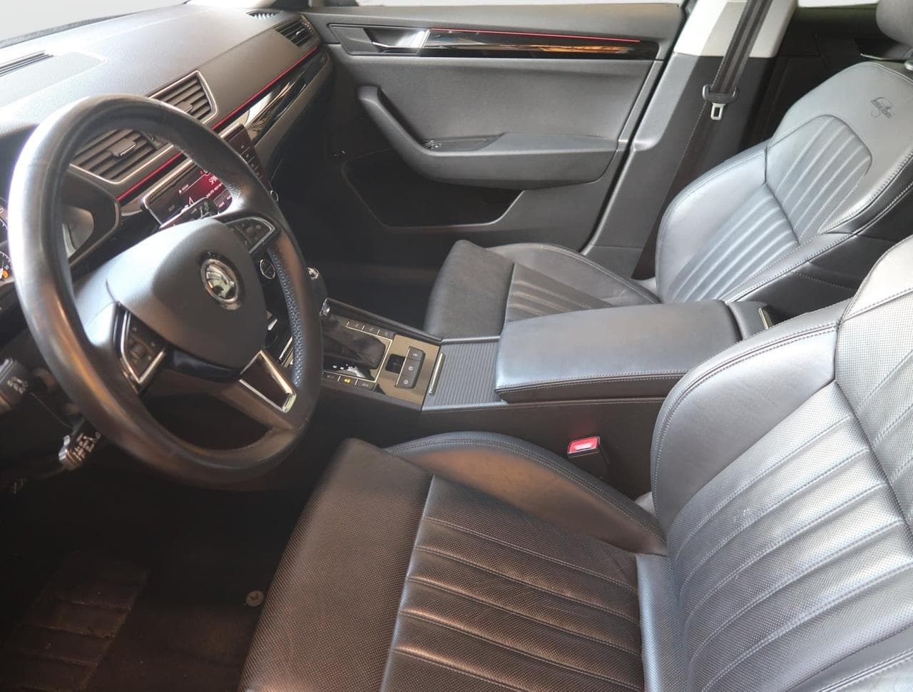 2018 Škoda SUPERB - 16