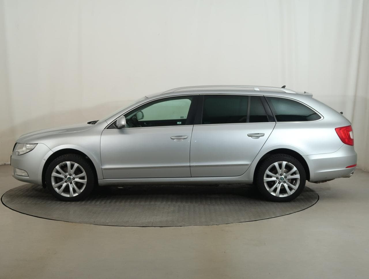 2013 Škoda SUPERB - 4