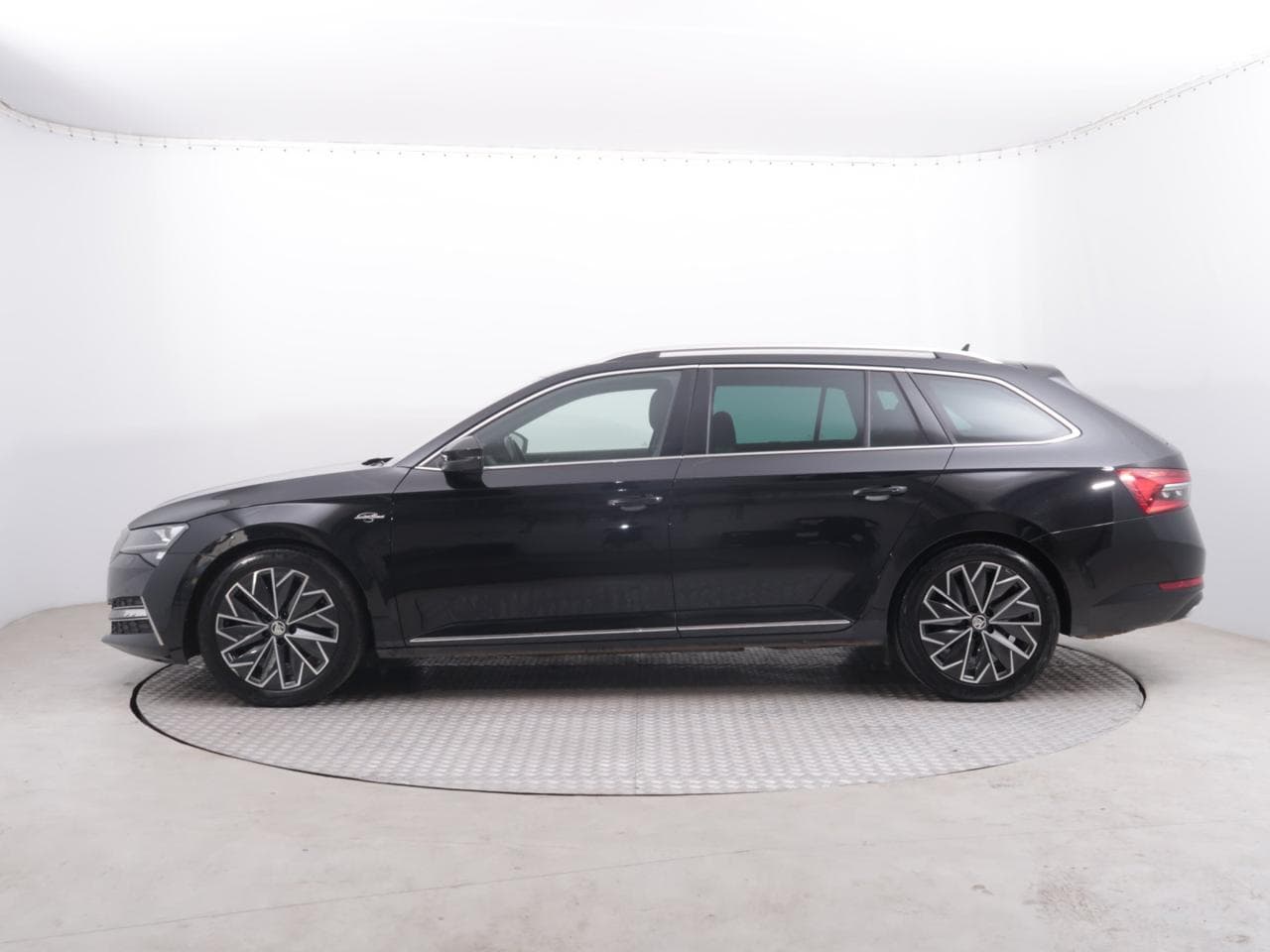 2021 Škoda SUPERB - 4