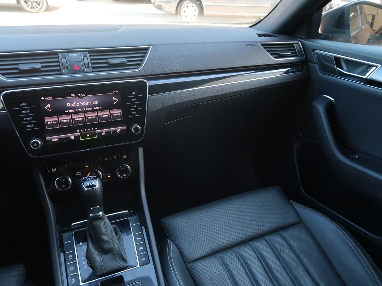 2021 Škoda SUPERB - 17