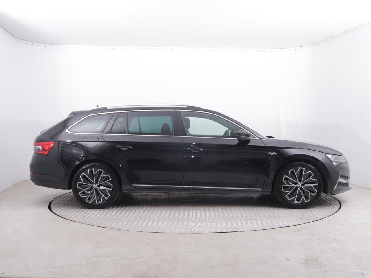 2021 Škoda SUPERB - 11