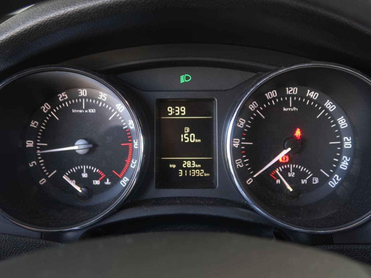 2011 Škoda SUPERB - 17