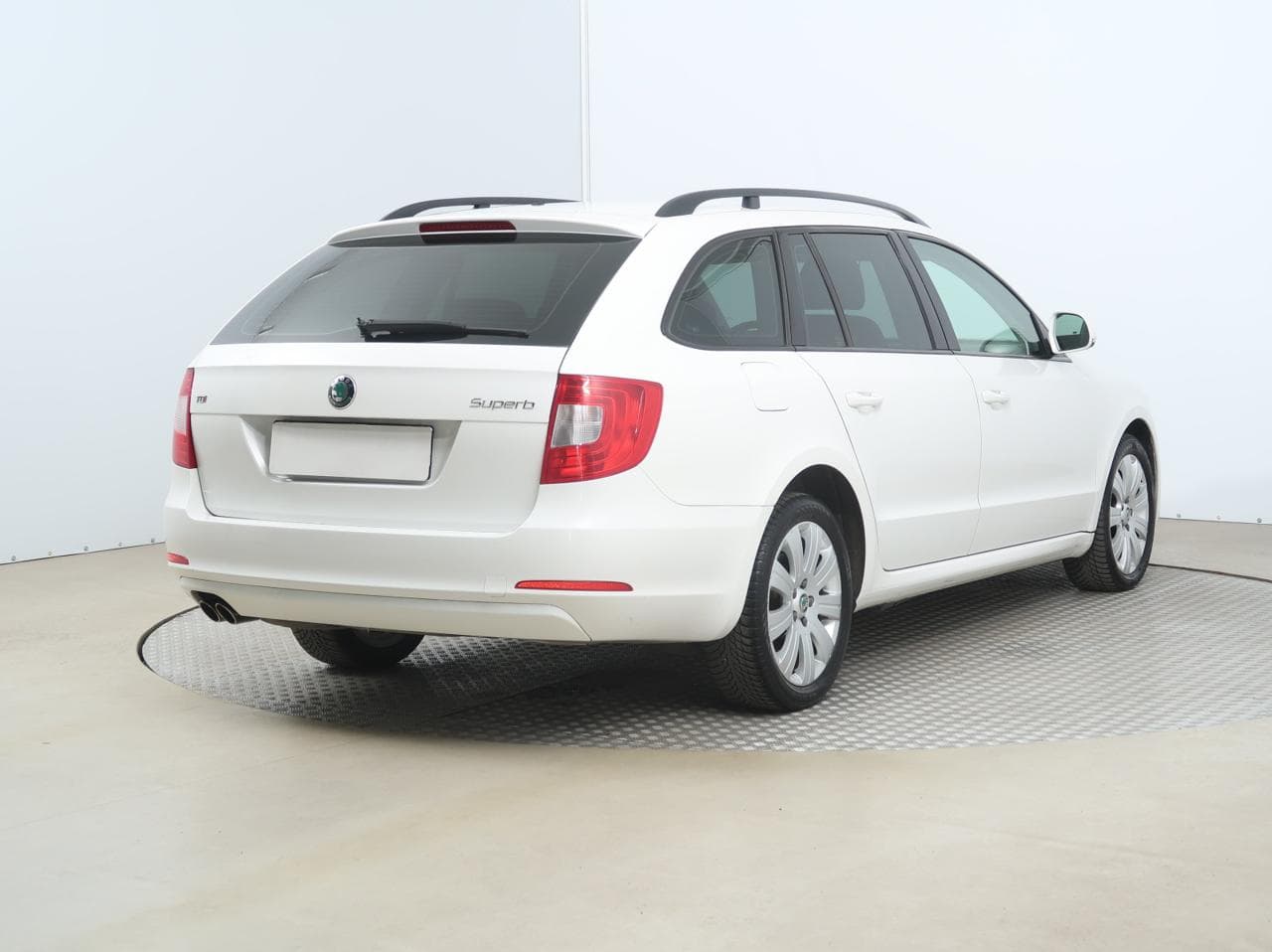 2011 Škoda SUPERB - 7