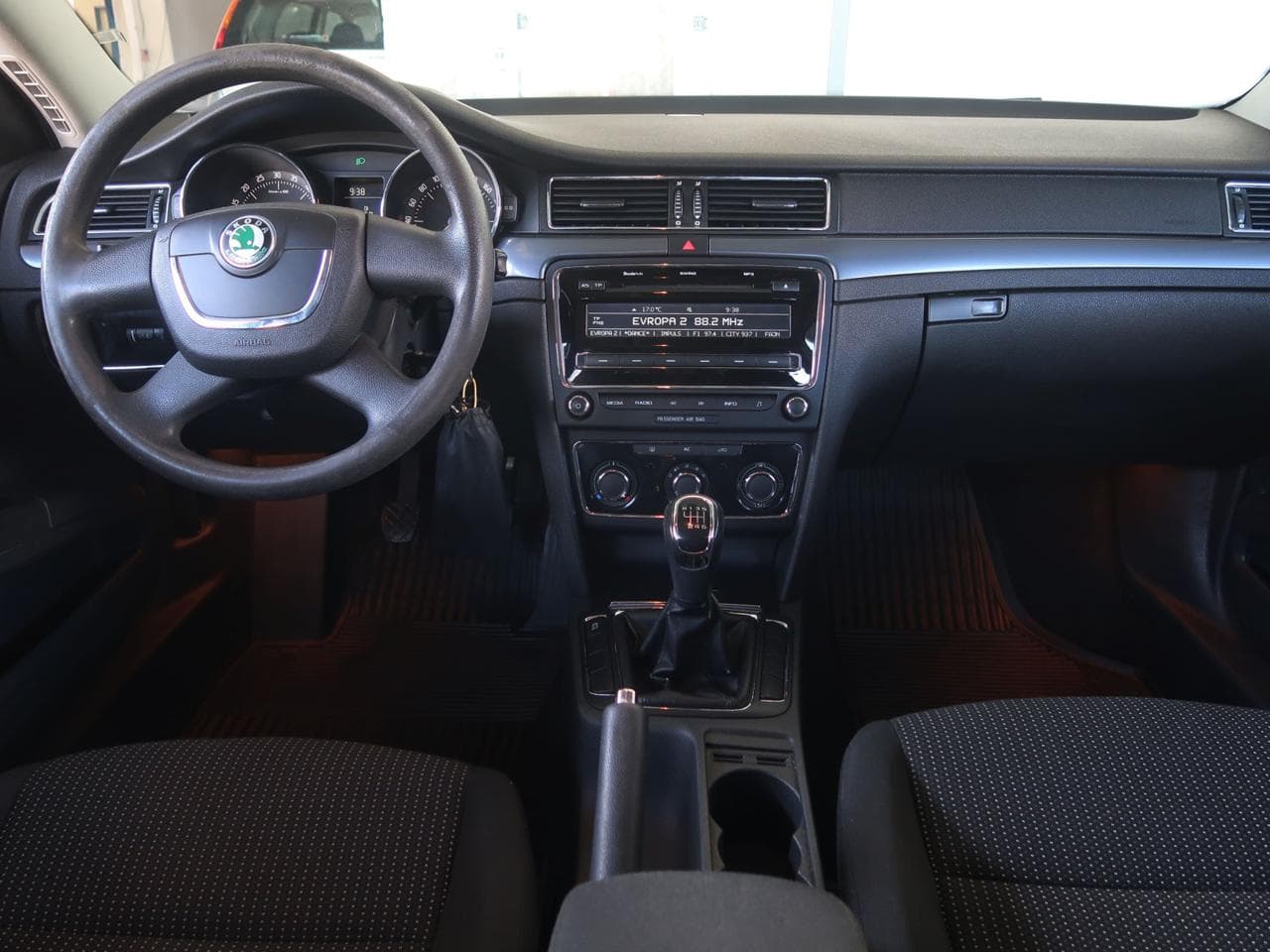 2011 Škoda SUPERB - 10