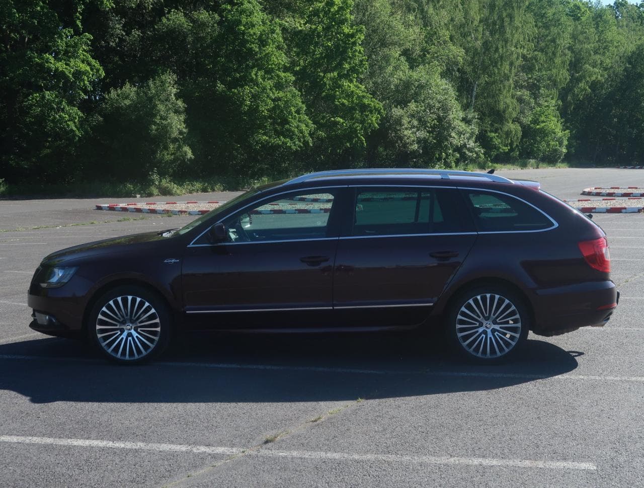 2013 Škoda SUPERB - 4