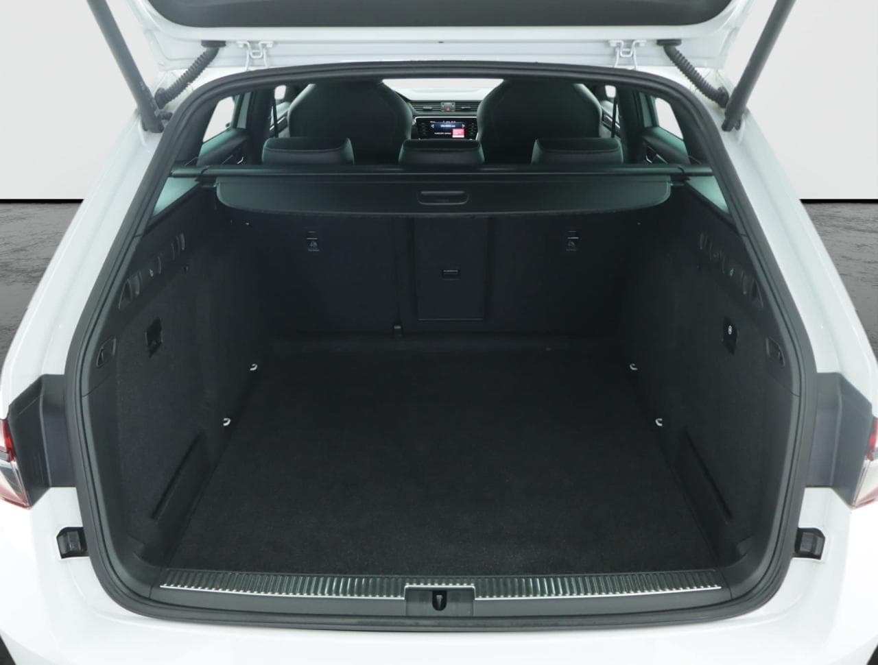 2022 Škoda SUPERB - 40