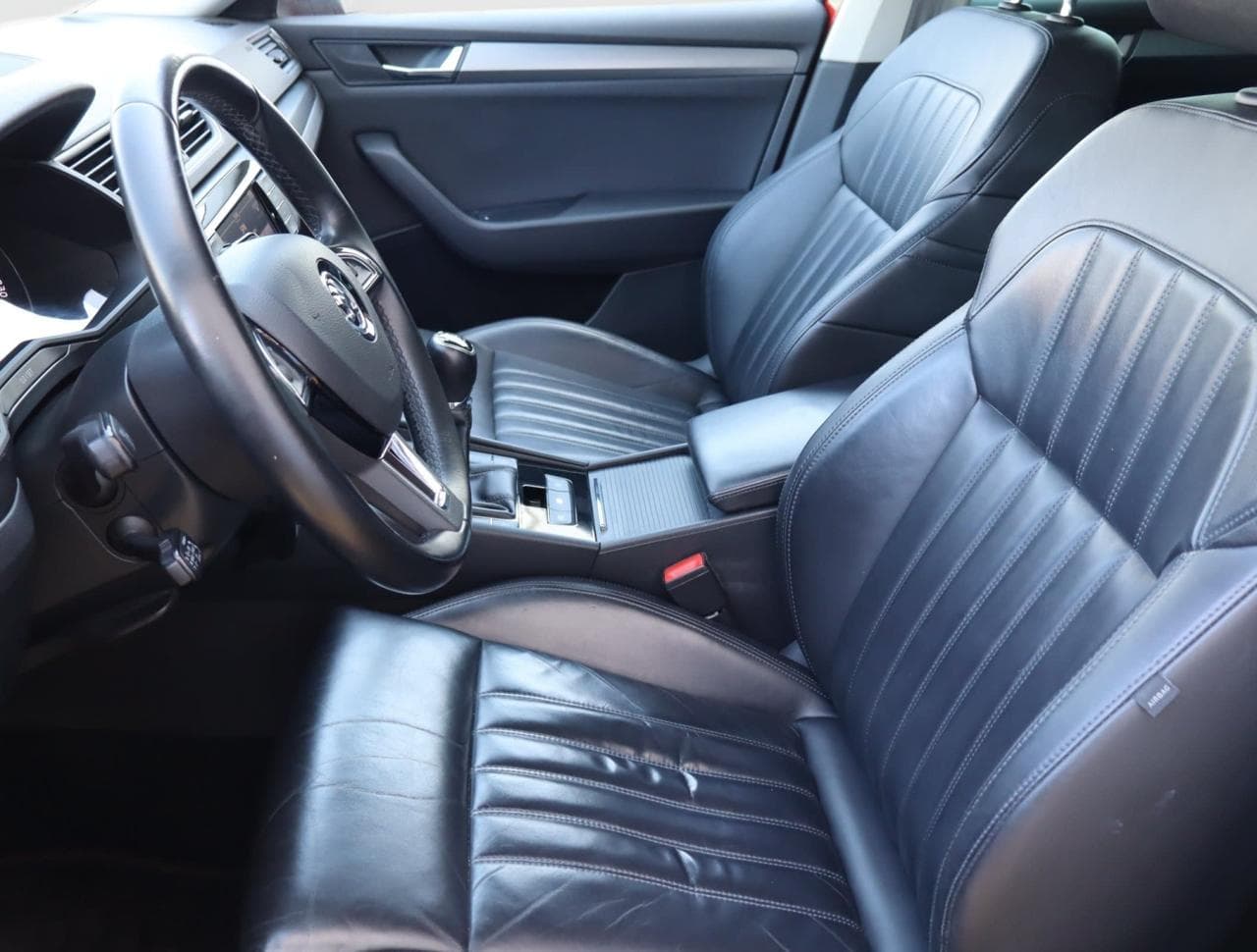 2016 Škoda SUPERB - 28
