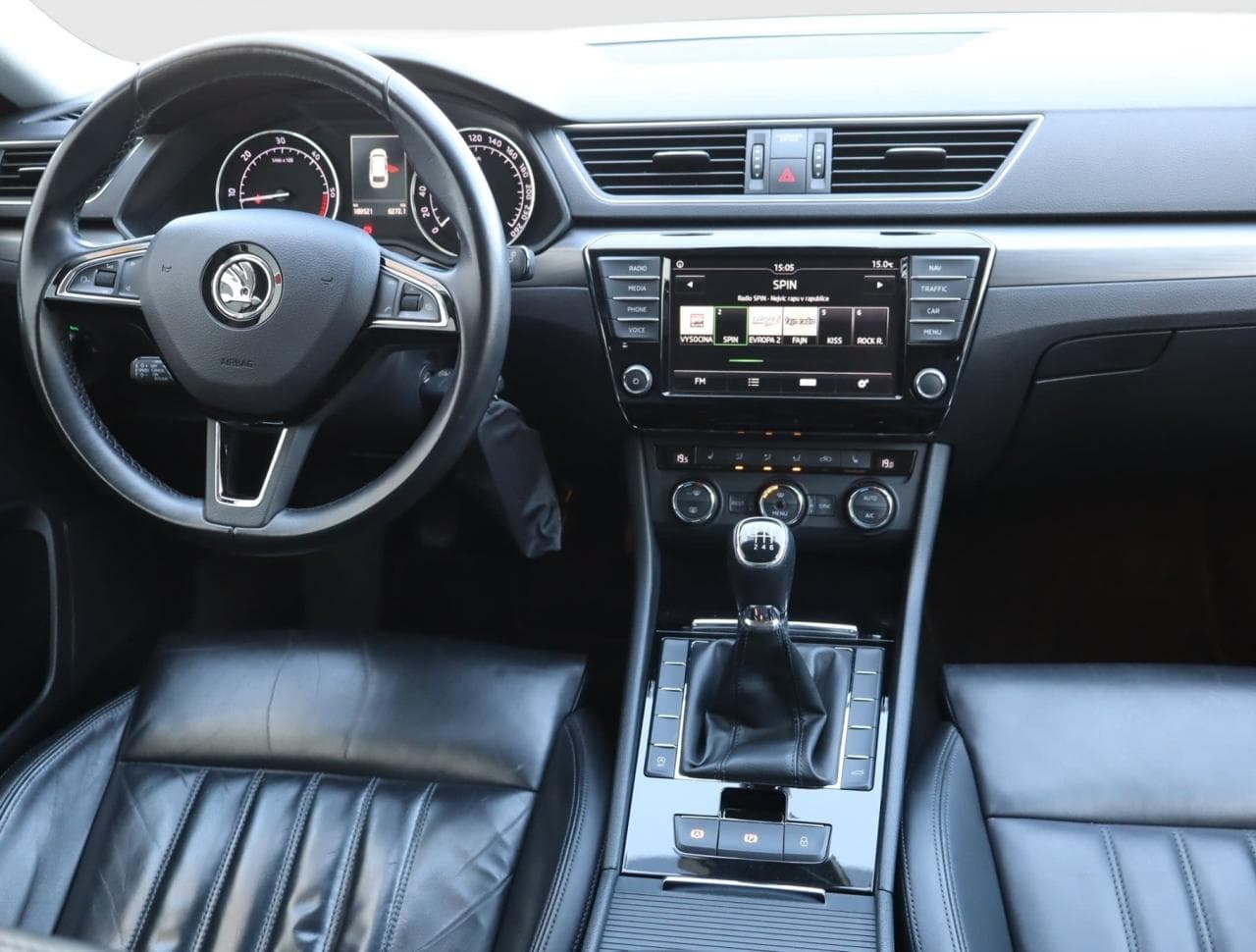 2016 Škoda SUPERB - 16