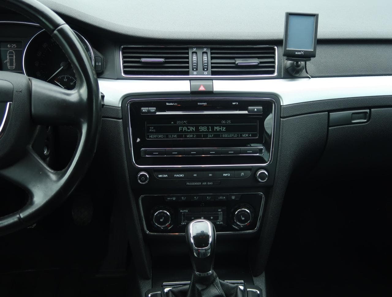 2011 Škoda SUPERB - 42