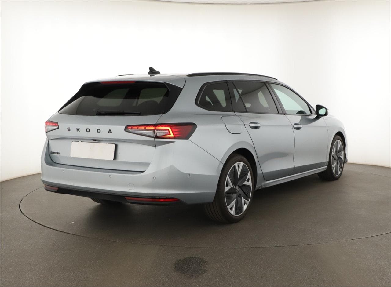 2025 Škoda SUPERB - 7