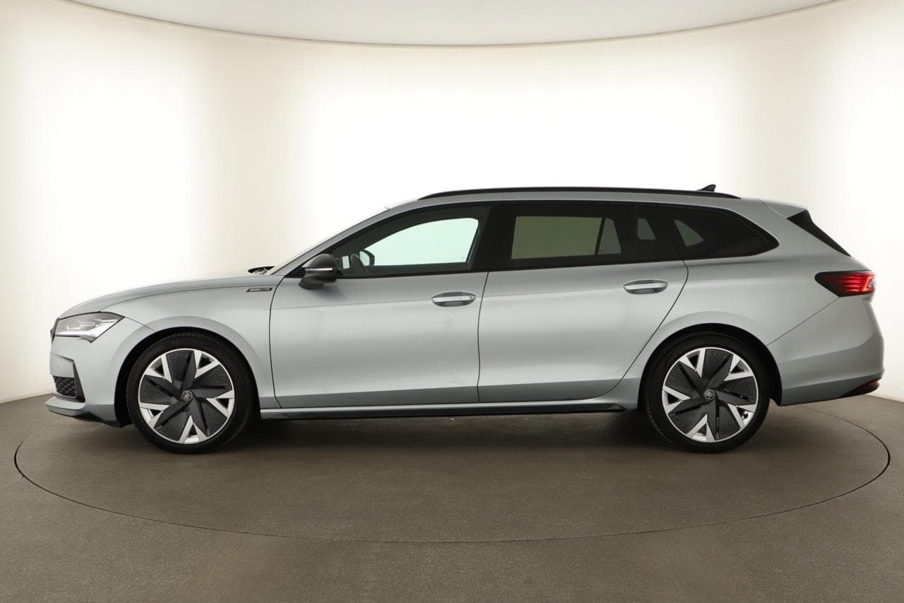 2025 Škoda SUPERB - 4