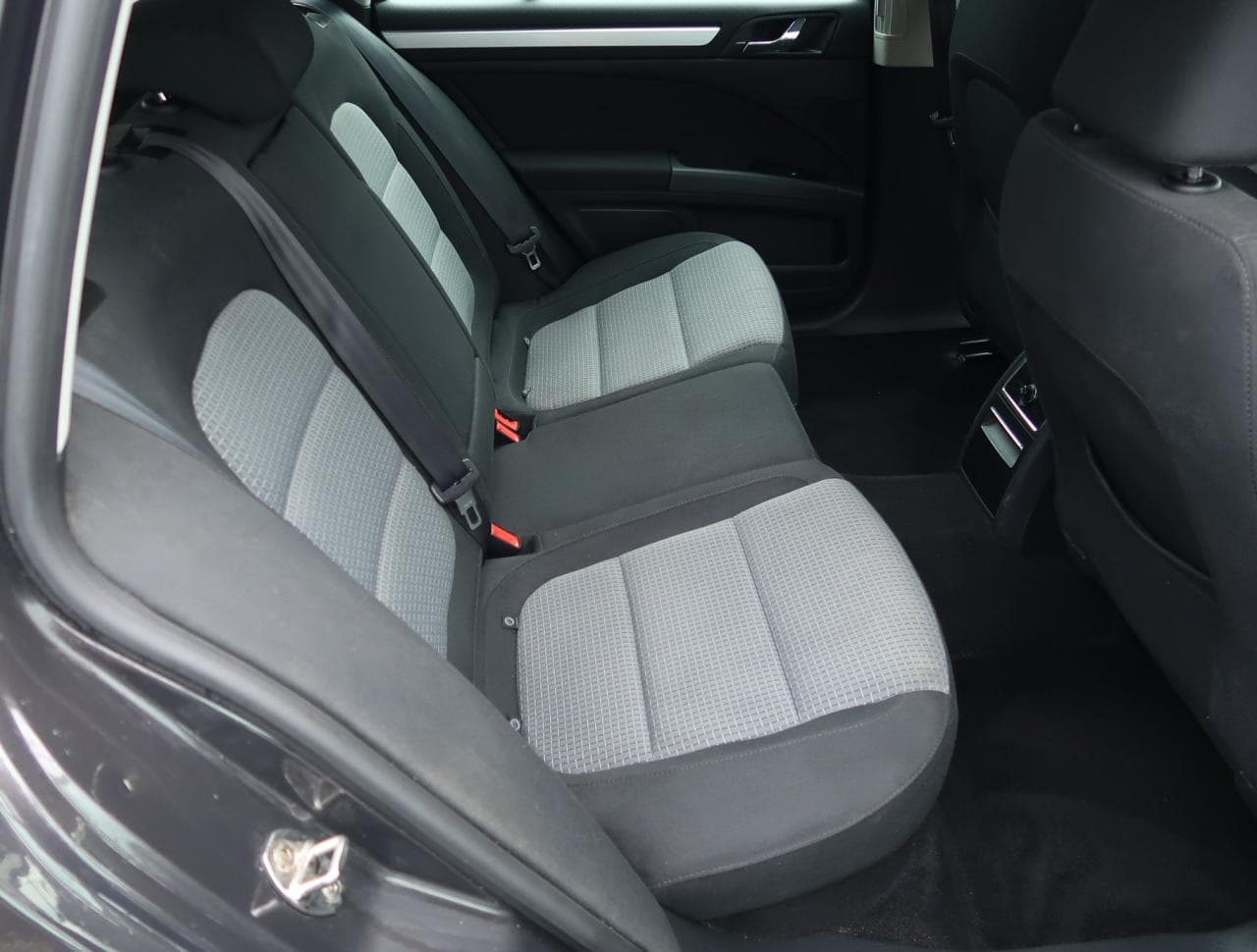 2011 Škoda SUPERB - 27
