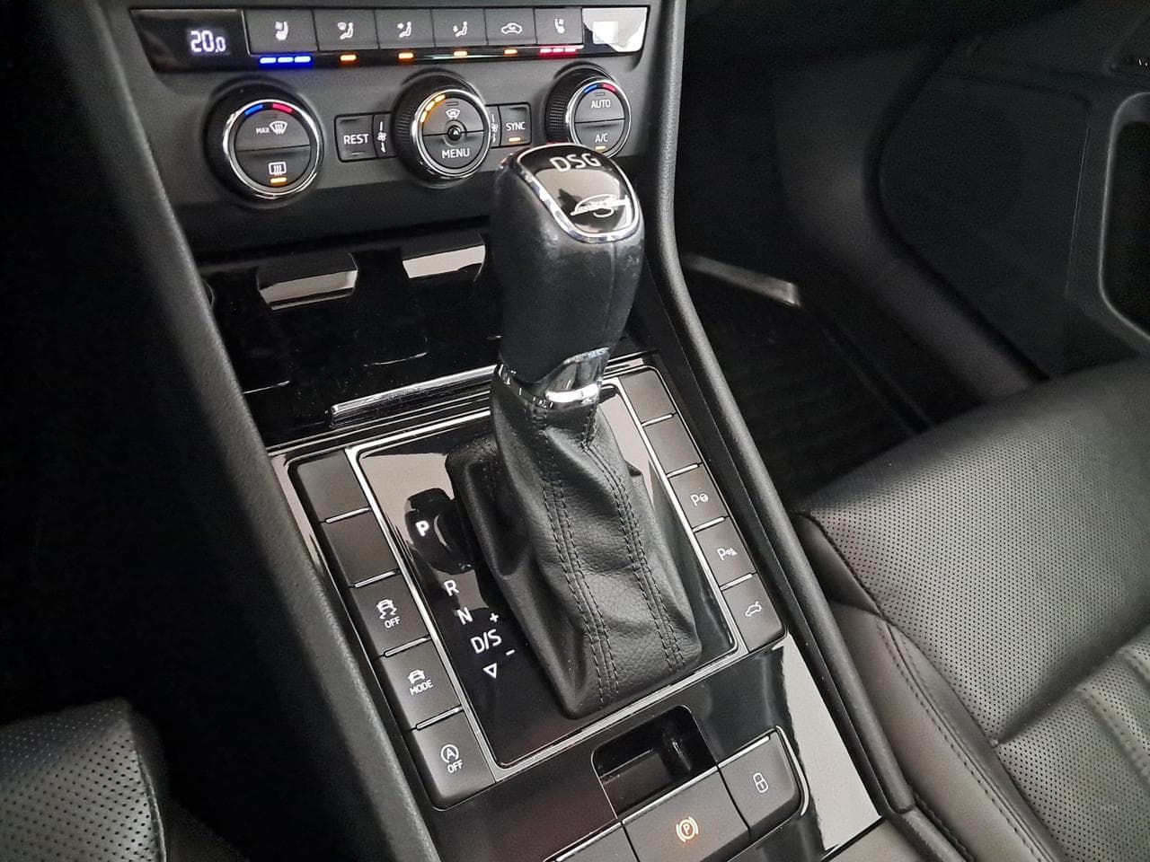 2017 Škoda SUPERB - 19