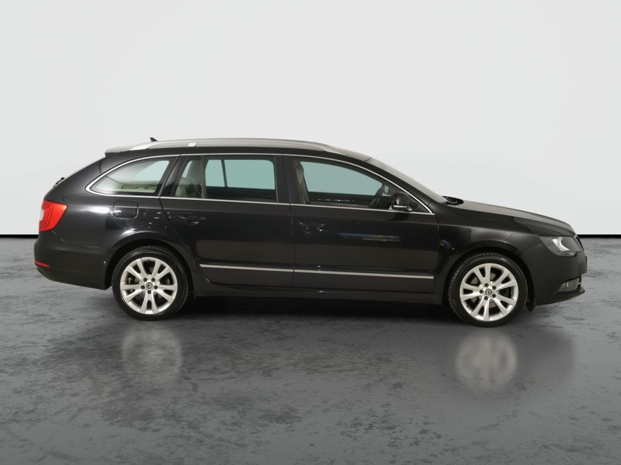 2014 Škoda SUPERB - 8