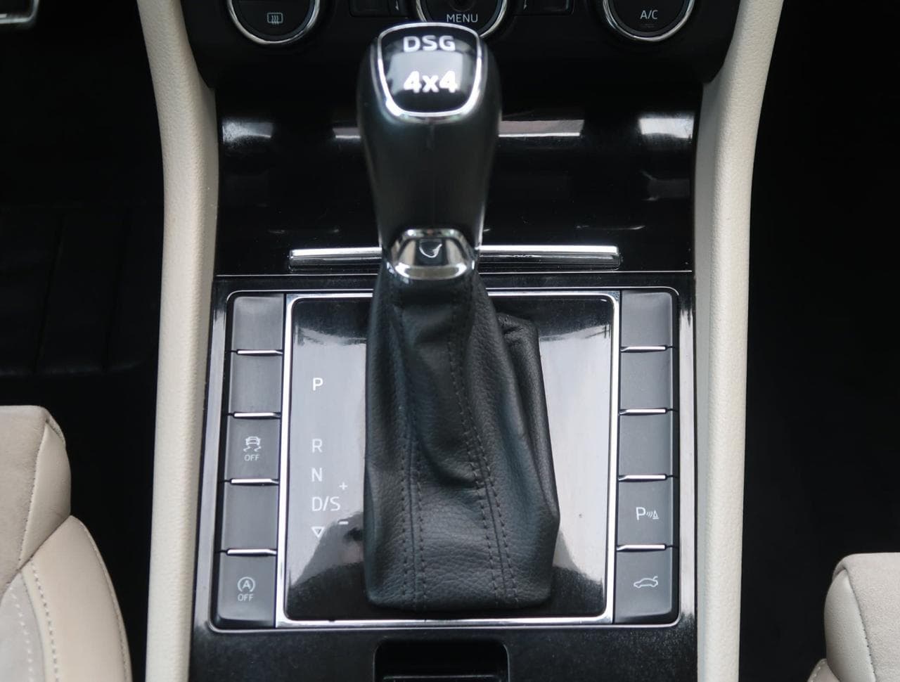 2015 Škoda SUPERB - 18