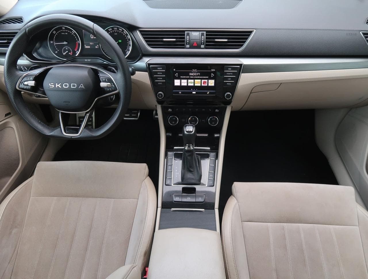 2015 Škoda SUPERB - 10