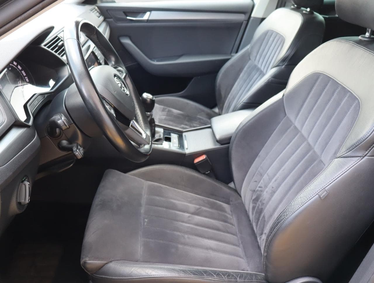2017 Škoda SUPERB - 16