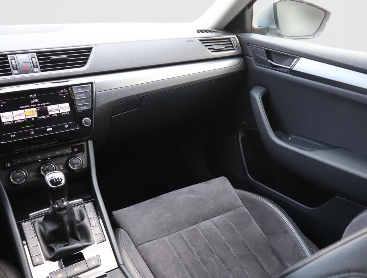 2017 Škoda SUPERB - 11