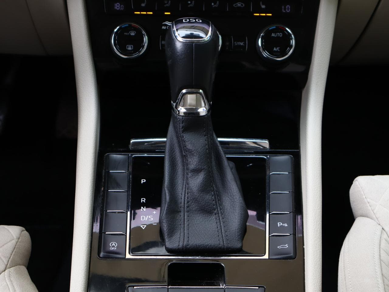 2018 Škoda SUPERB - 28