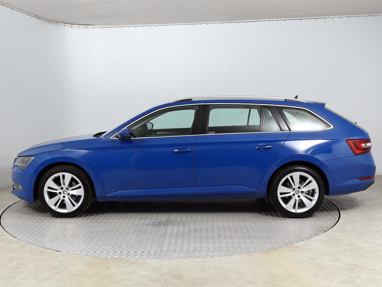 2018 Škoda SUPERB - 5