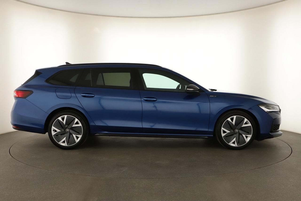 2025 Škoda SUPERB - 12