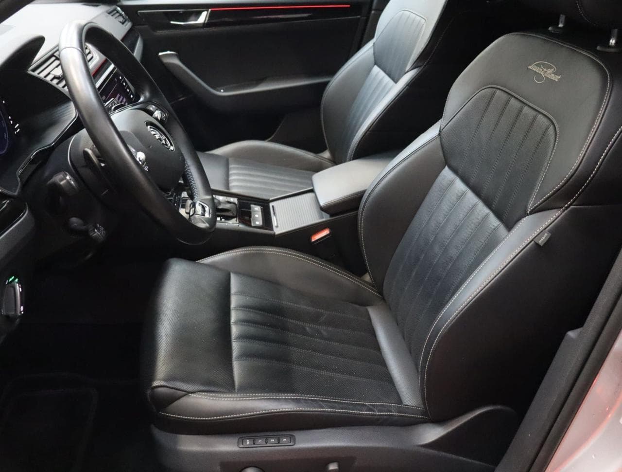 2022 Škoda SUPERB - 28