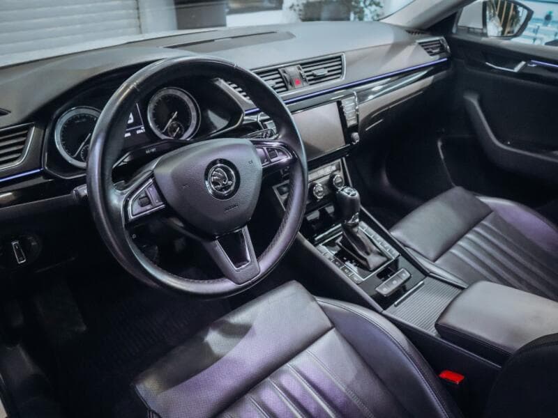 2017 Škoda SUPERB - 9