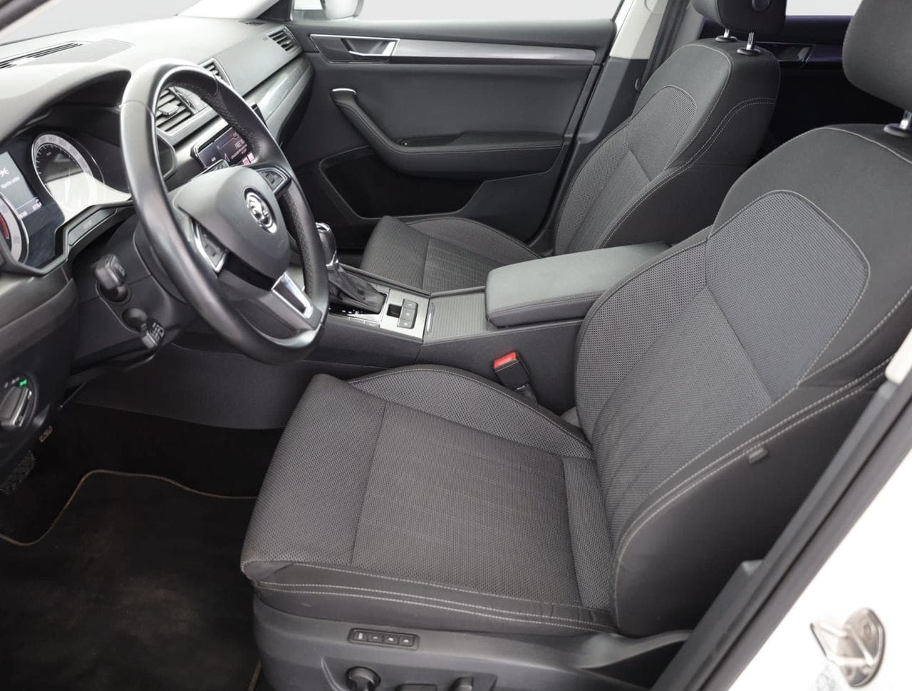 2019 Škoda SUPERB - 24