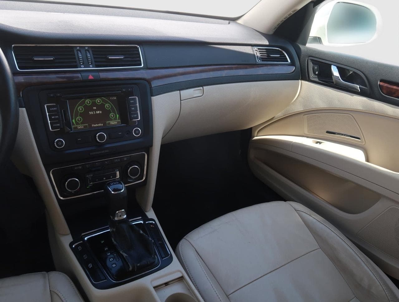2014 Škoda SUPERB - 11