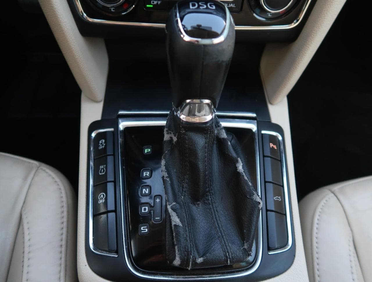 2014 Škoda SUPERB - 19