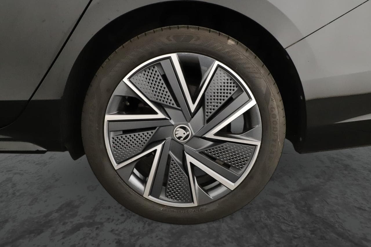 2025 Škoda SUPERB - 21