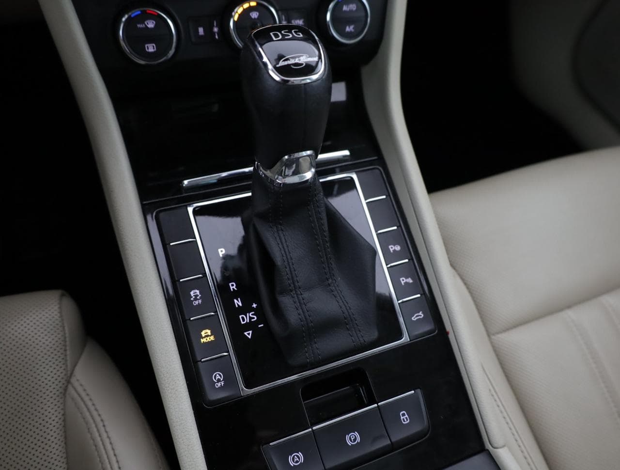 2017 Škoda SUPERB - 17