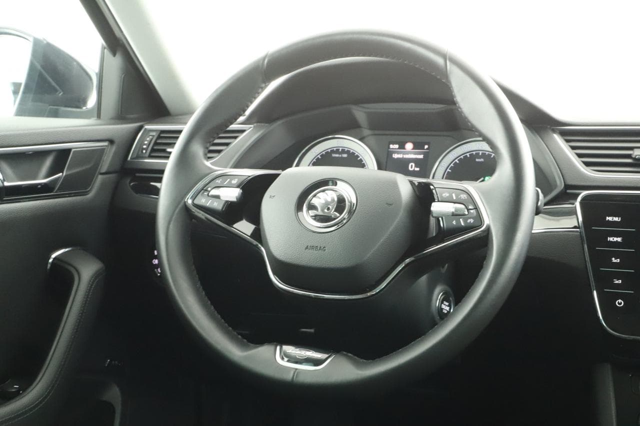 2020 Škoda SUPERB - 26