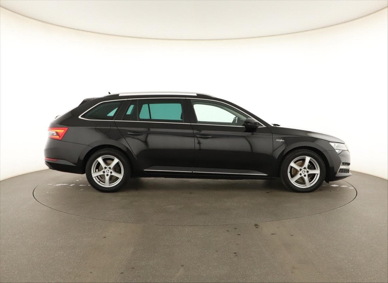 2020 Škoda SUPERB - 15