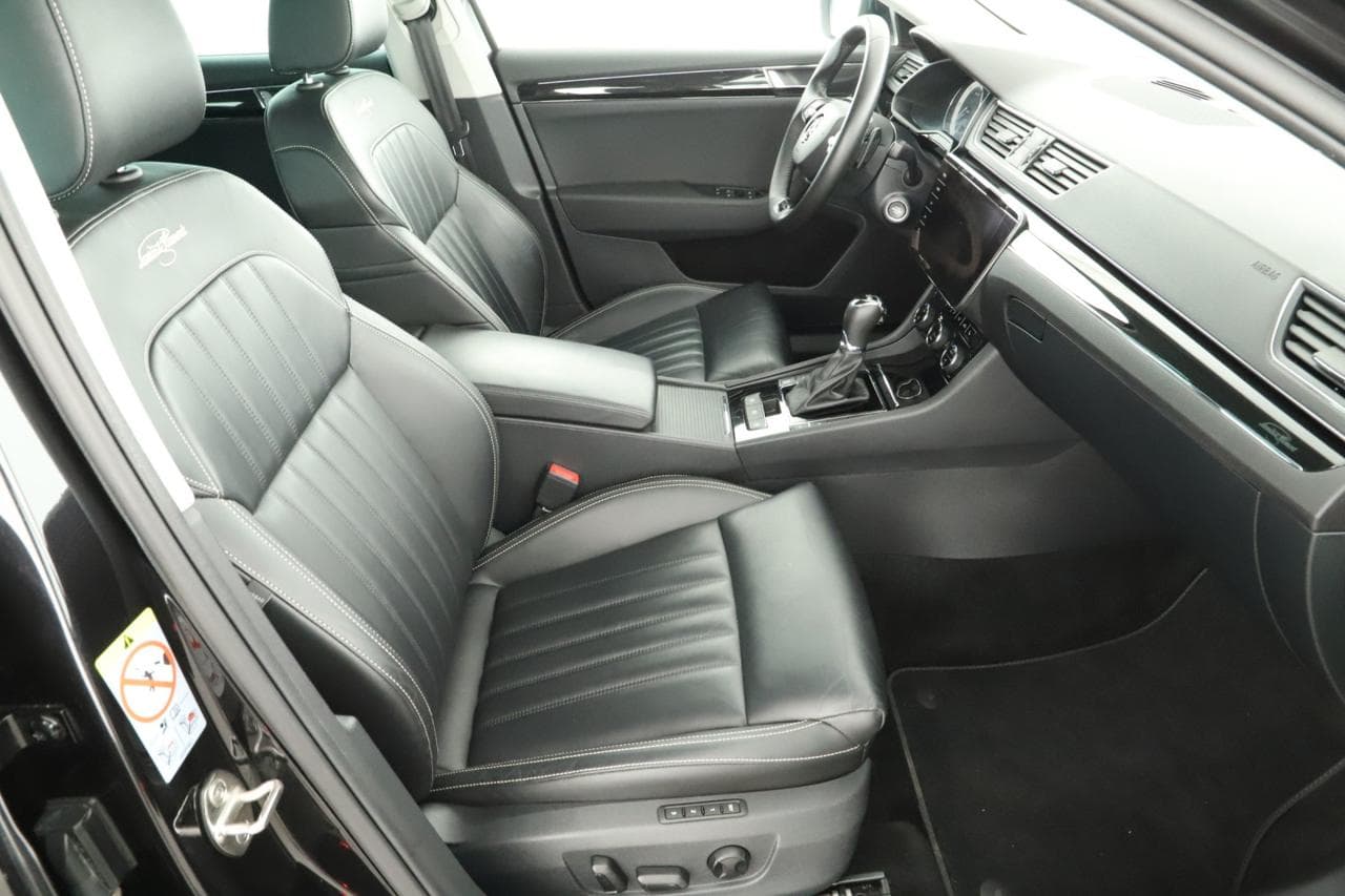 2020 Škoda SUPERB - 18