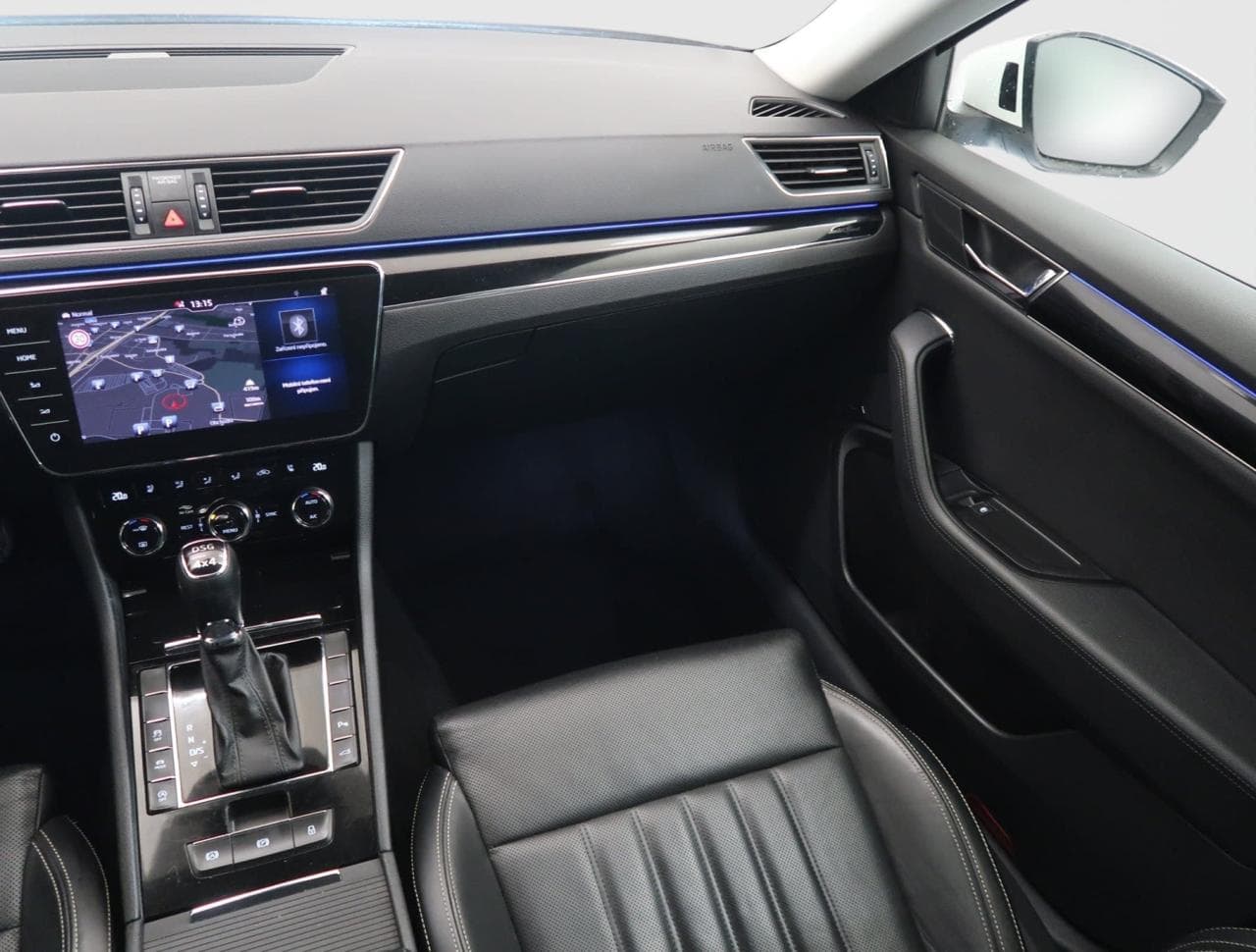 2019 Škoda SUPERB - 11