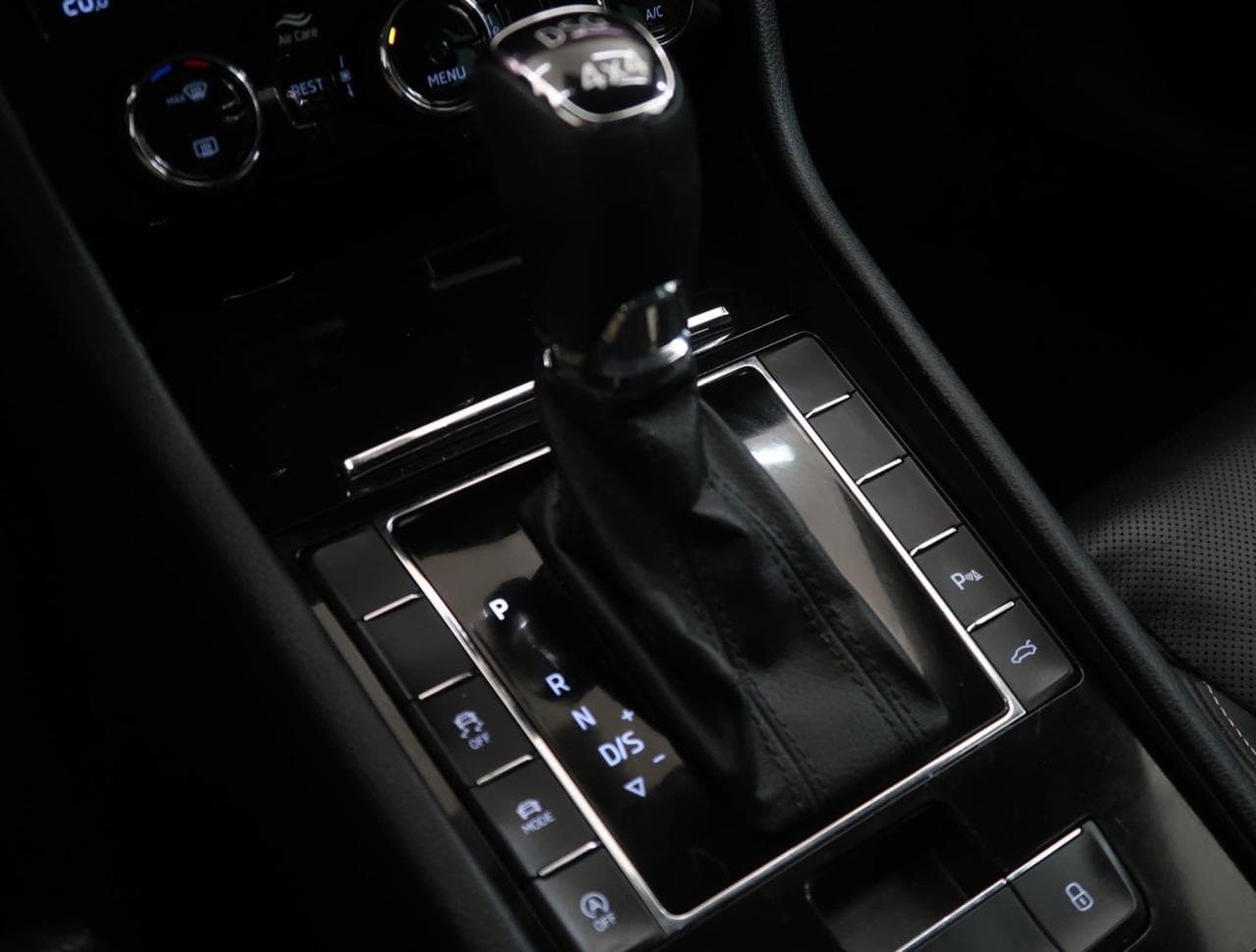 2019 Škoda SUPERB - 18