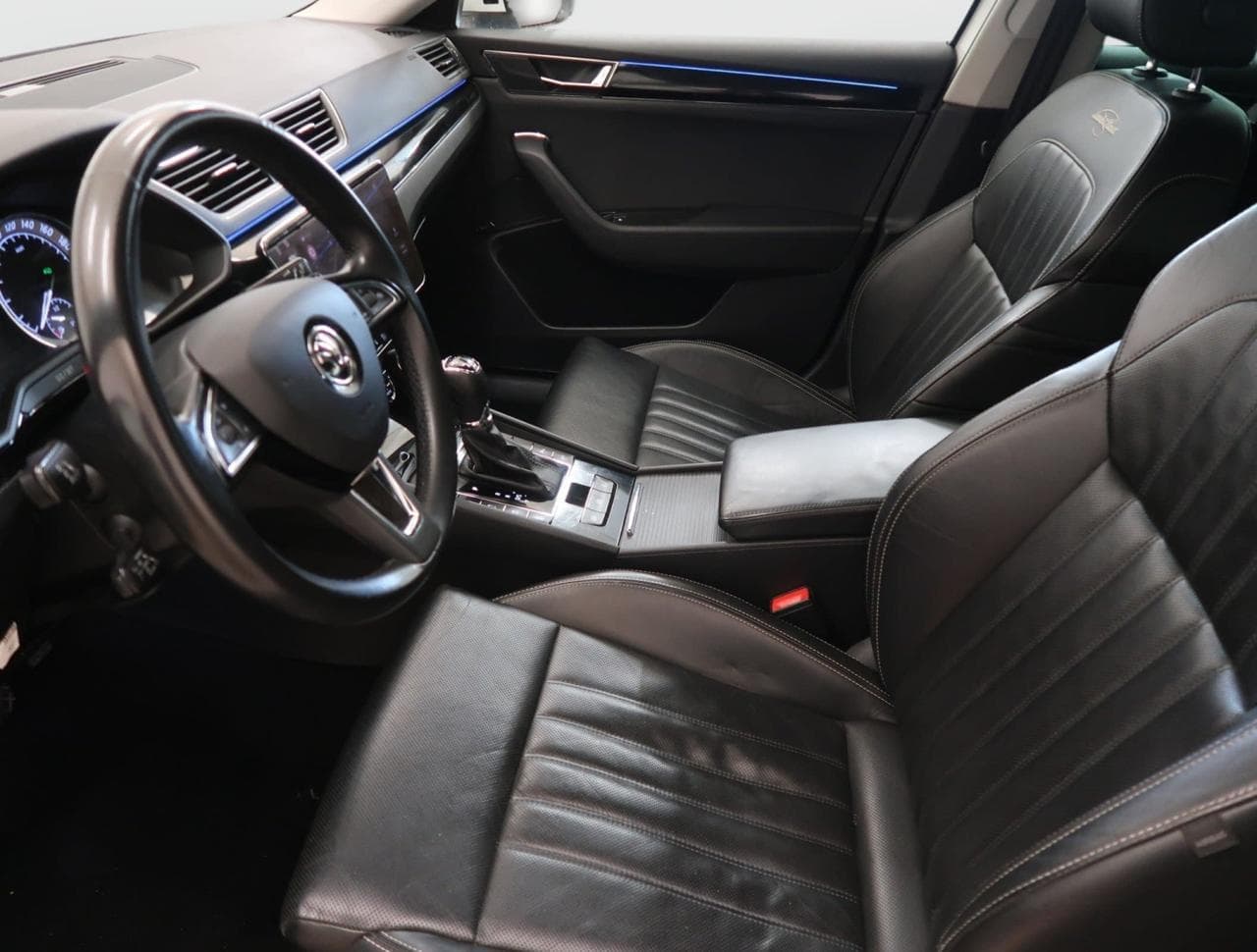 2019 Škoda SUPERB - 16