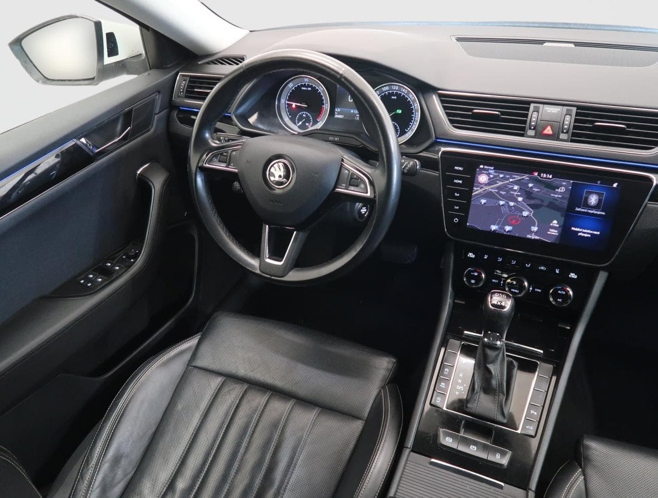 2019 Škoda SUPERB - 9
