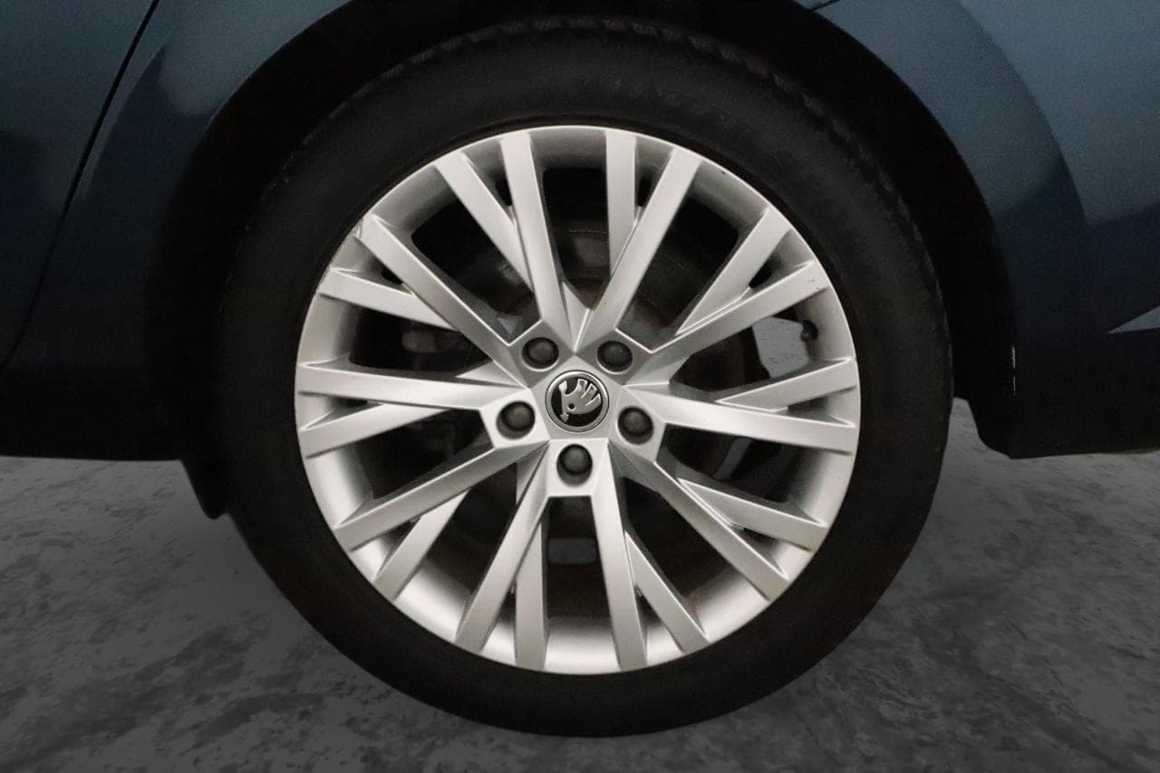 2019 Škoda SUPERB - 34