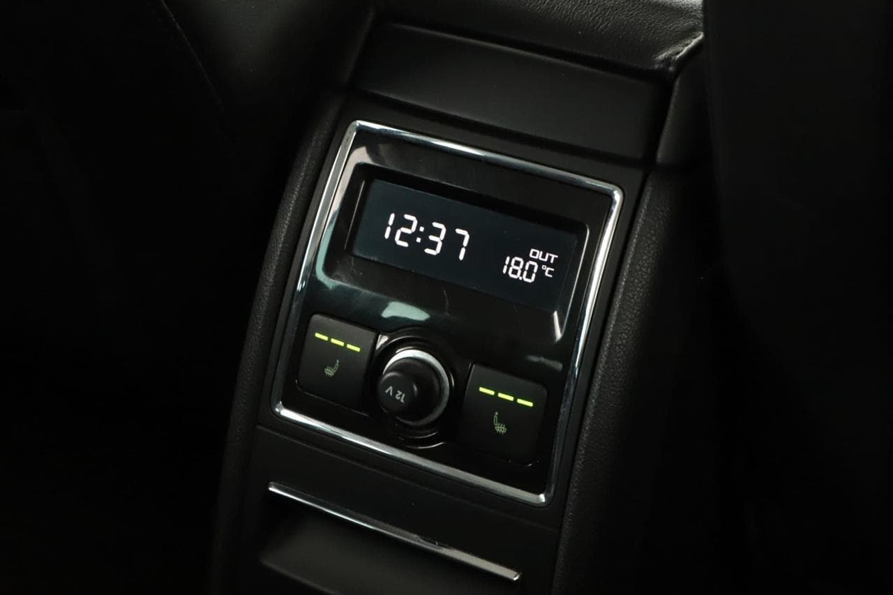 2014 Škoda SUPERB - 20