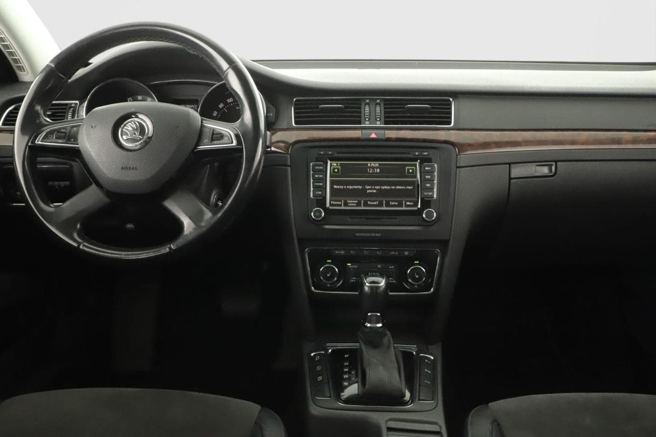2014 Škoda SUPERB - 9
