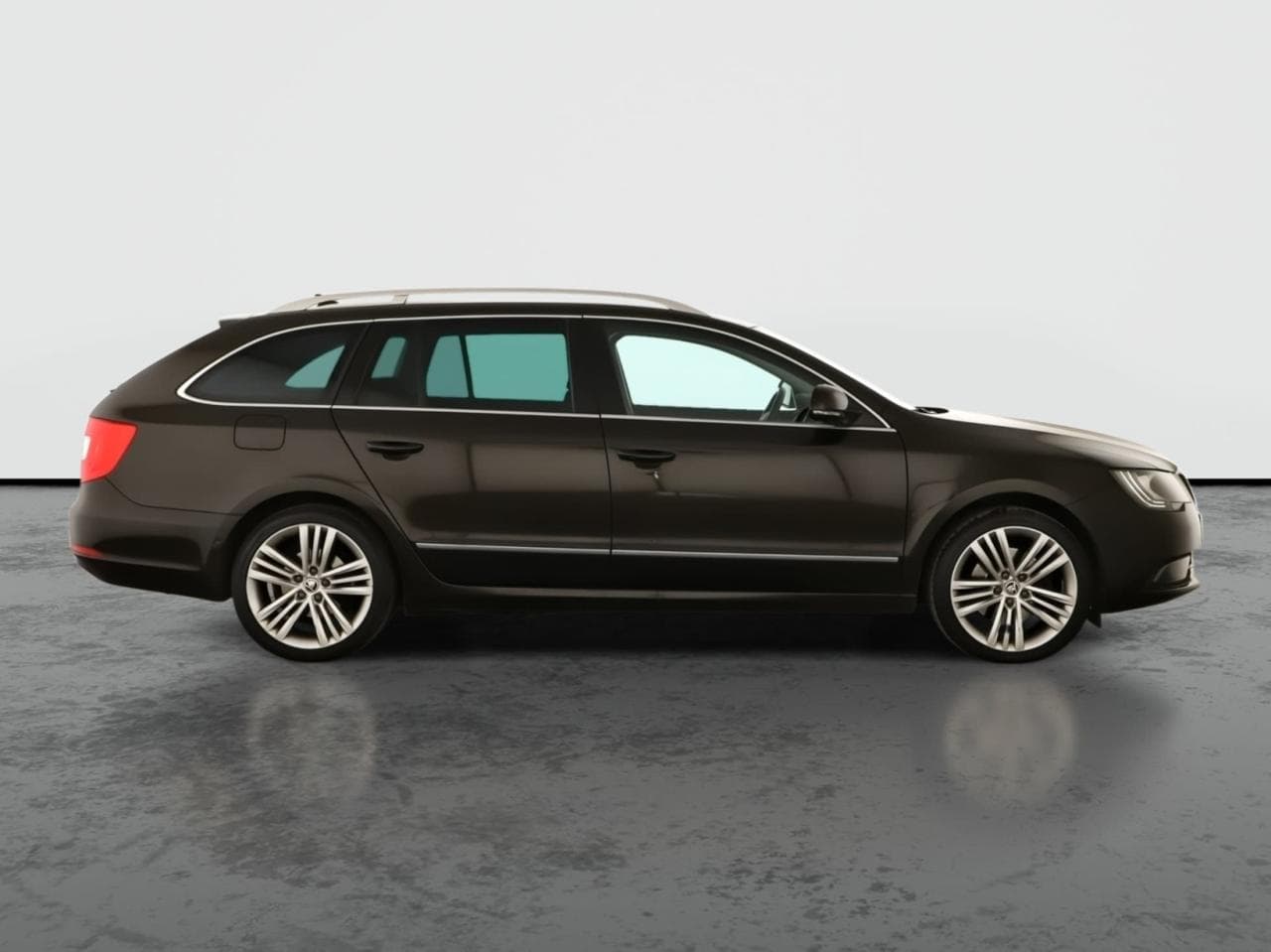2014 Škoda SUPERB - 8