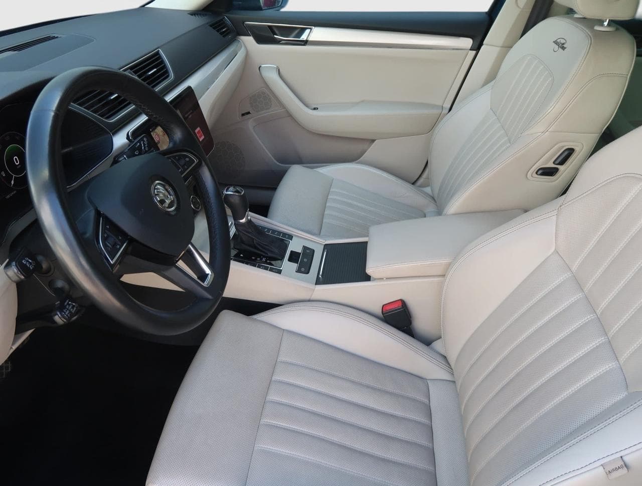 2019 Škoda SUPERB - 16