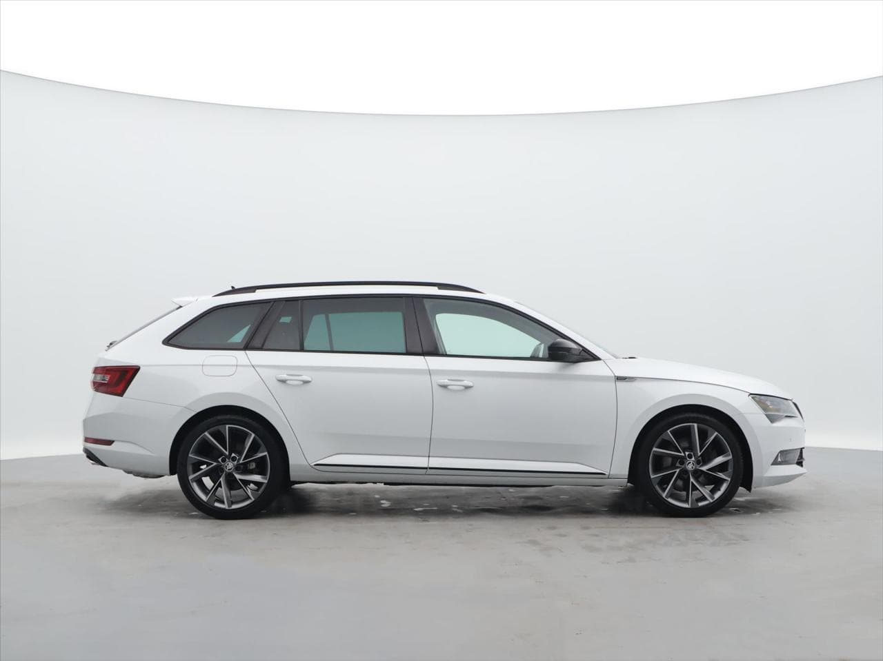 2017 Škoda SUPERB - 8