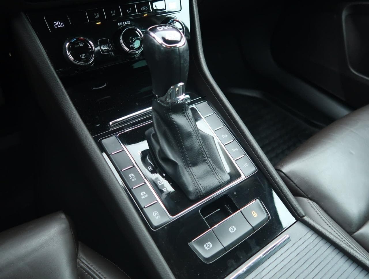 2017 Škoda SUPERB - 25