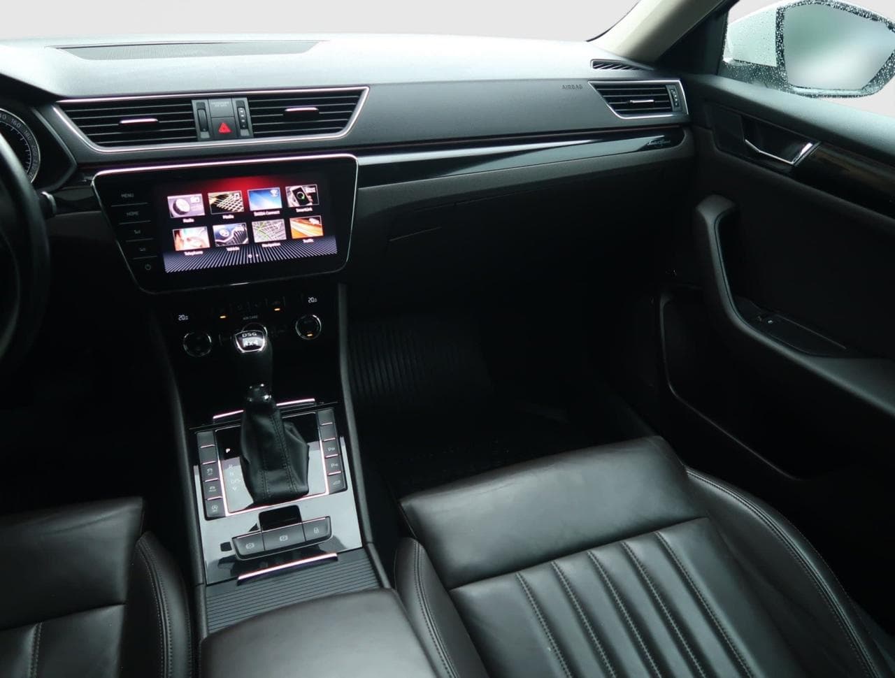 2017 Škoda SUPERB - 12