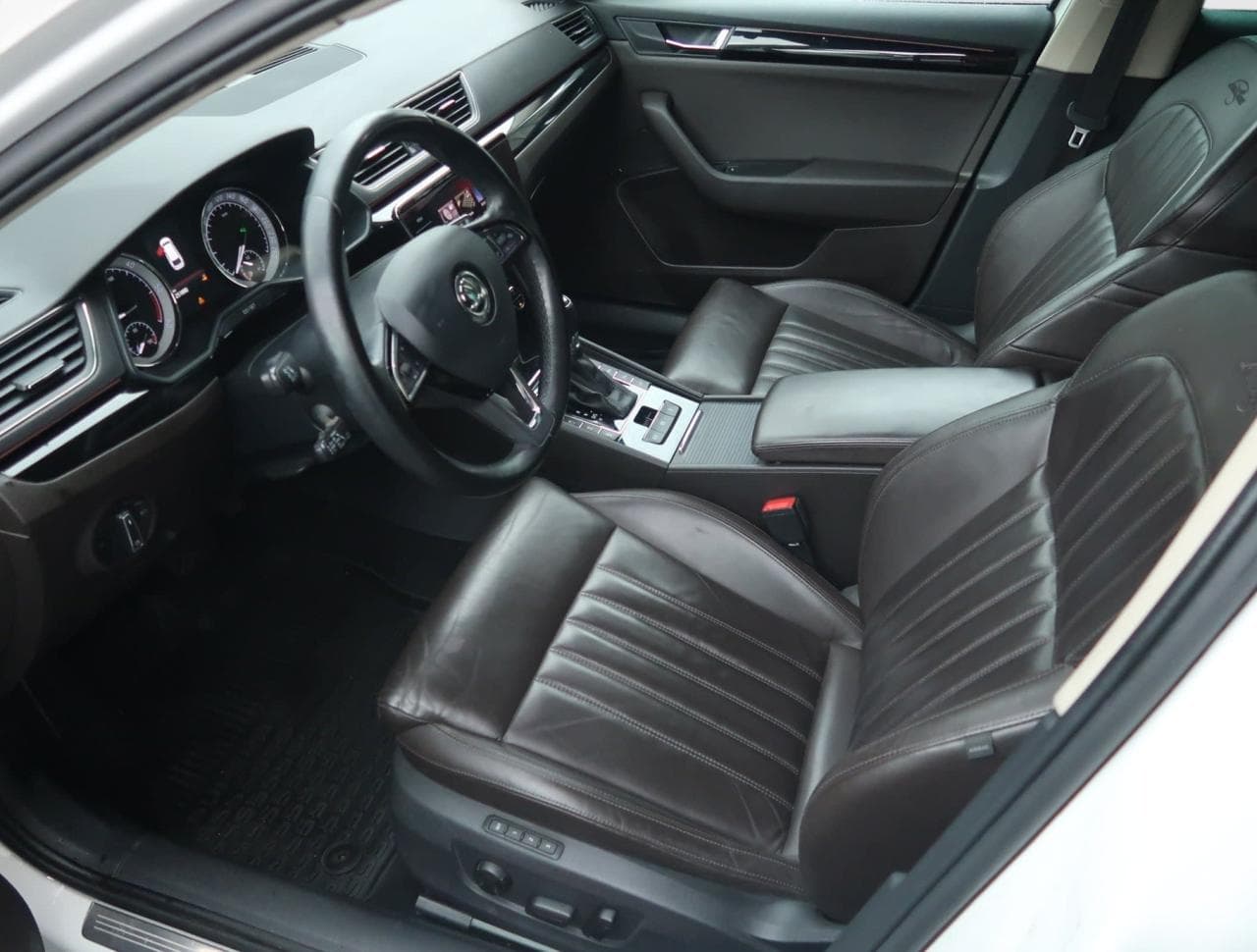 2017 Škoda SUPERB - 20