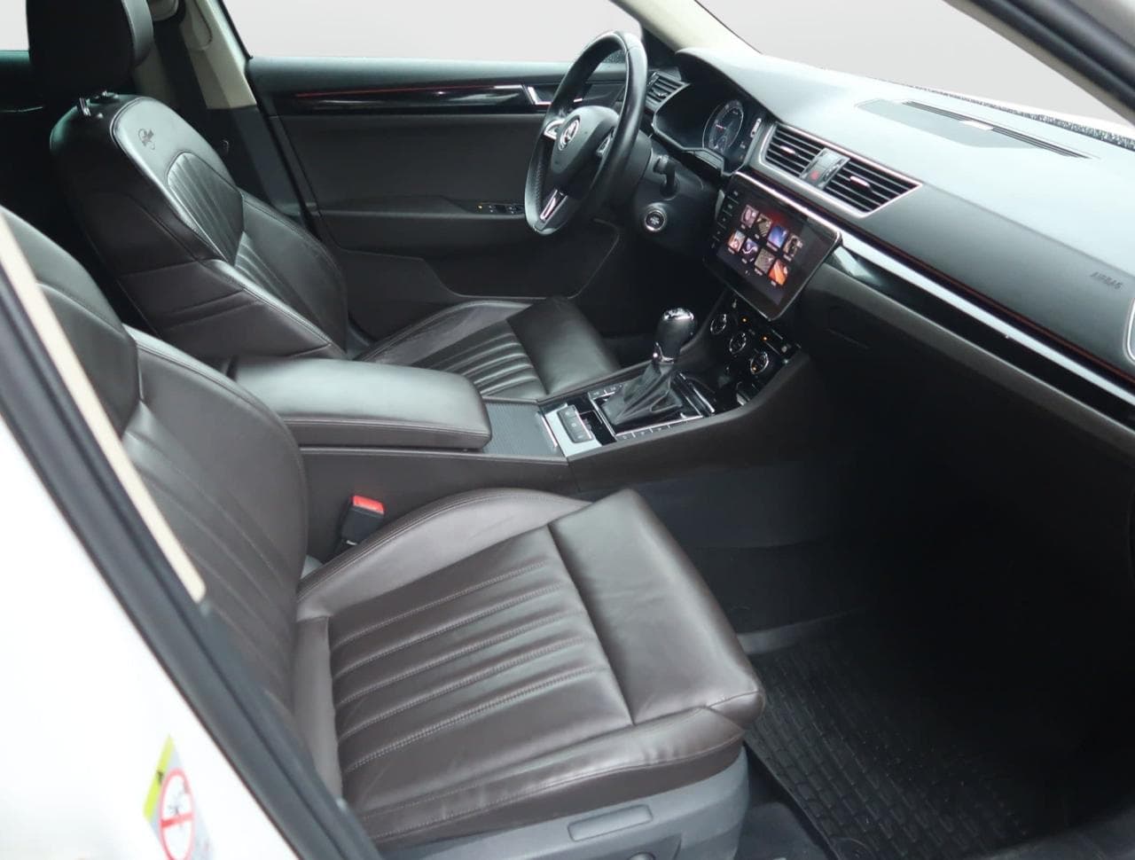 2017 Škoda SUPERB - 14